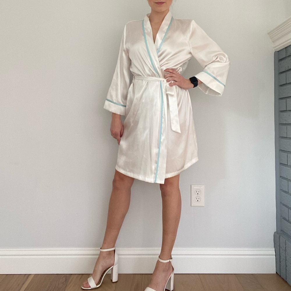 Bride White and Blue Robe - Picture 2 of 7